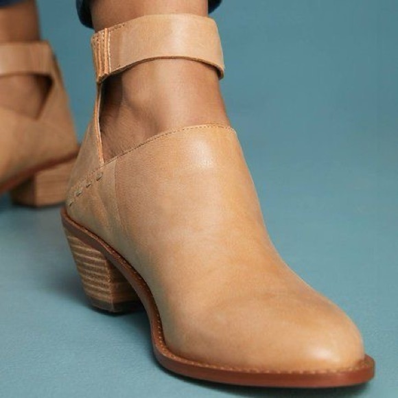 Cut out cream ankle booties - Picture 6 of 8